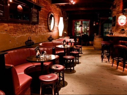 照片: Leprechaun Irish Pub