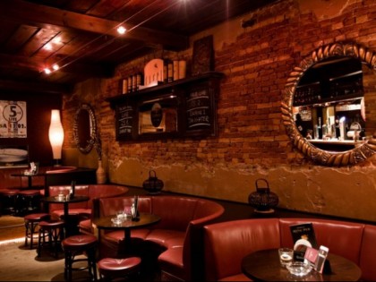 照片: Leprechaun Irish Pub