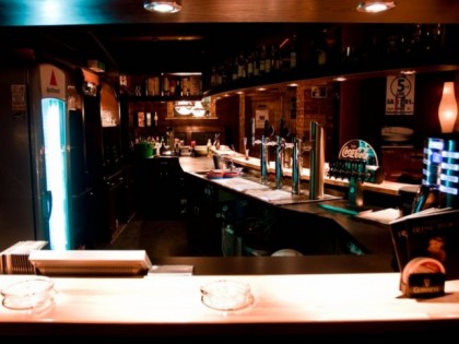 照片: Leprechaun Irish Pub